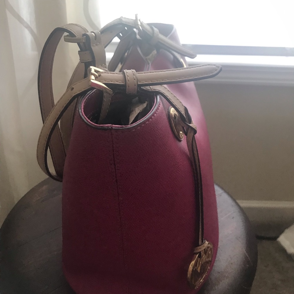 Beautiful raspberry tote! - Picture 3 of 13